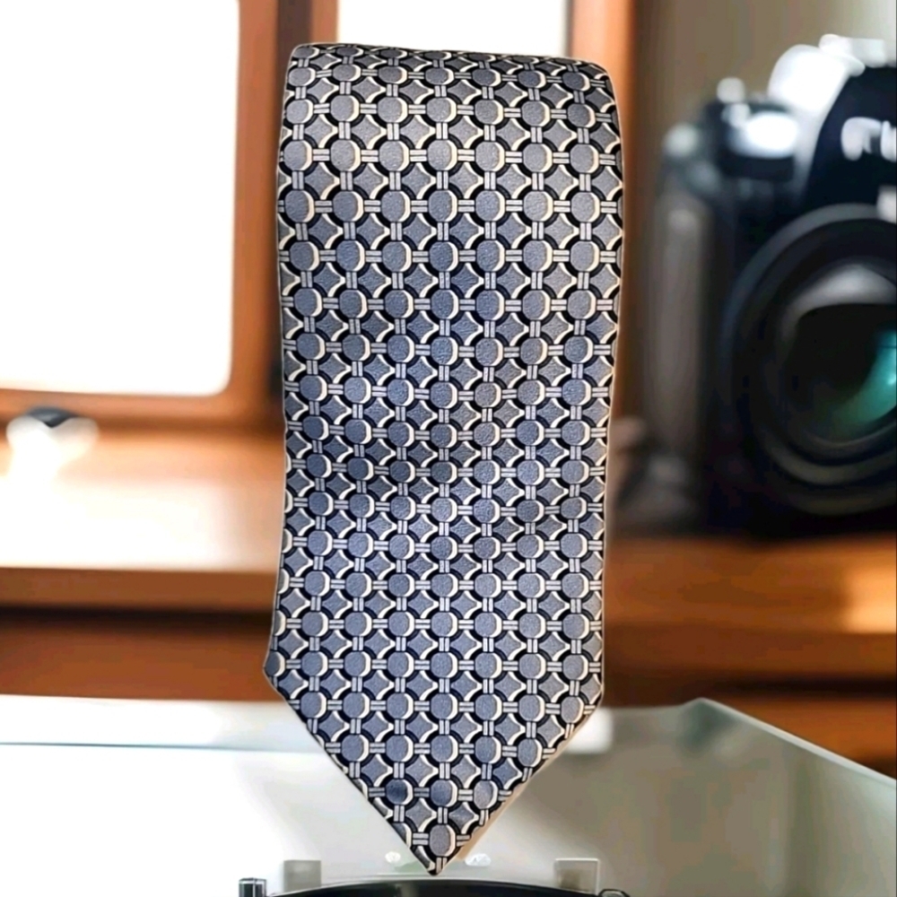 MICHAEL KORS Men's 100% Silk Tie Gray Blue neck tie 58 x 4"